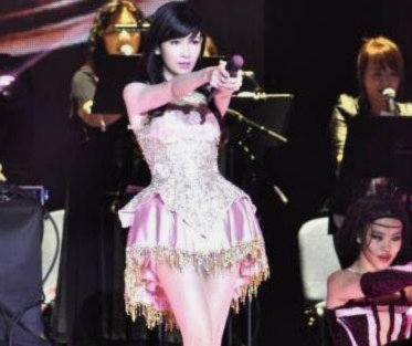 周慧敏经典之声演唱会温情再现九十年代情怀